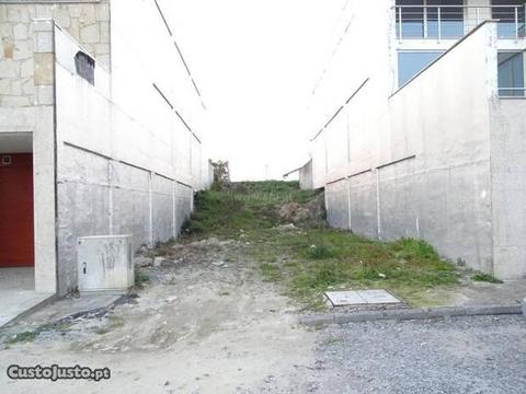 Lote de terreno com 175m2 Soutelo Vila Verde