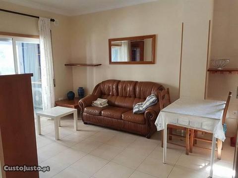 Apartamento em bom estado T1 Alto do Quintão