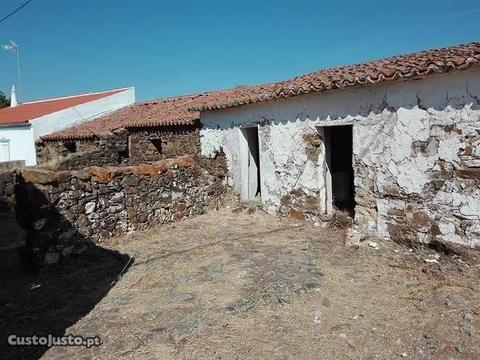 Terreno Urbano com 640m2 Corujos Azinhal