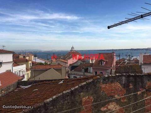 Apartamento T2+1 remodelado em Alfama