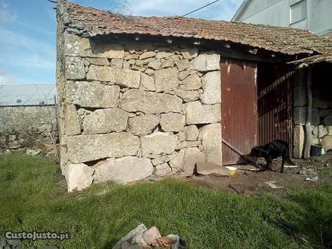 Terreno com casa