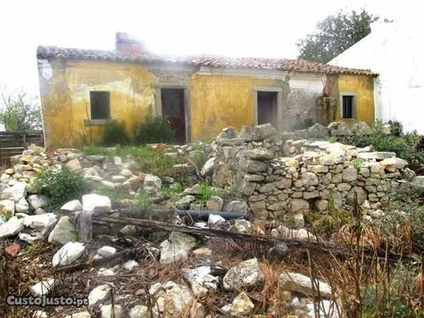 Terreno Urbano com Ruína perto de São Brás