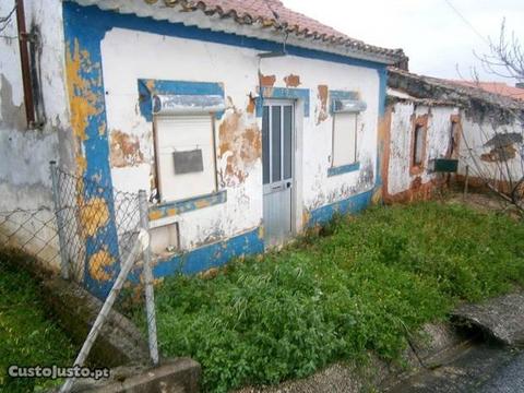 Terreno Rústico com casa na Asseiceira