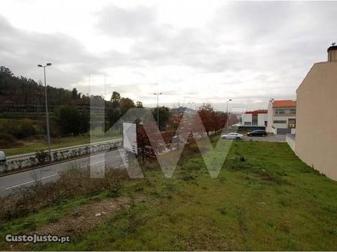 Lote De Terreno Para Moradia De Gaveto, Na Vari