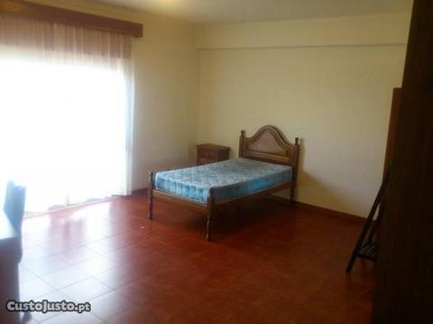 Grande Quarto a 50m do polo I da UBI rapaz