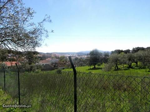 Terreno com viabilidade de construção em São Brás