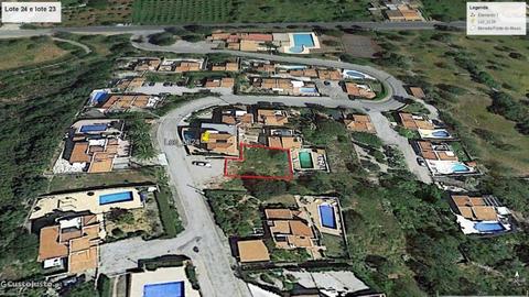 Terreno Urbano para construção de uma Moradia