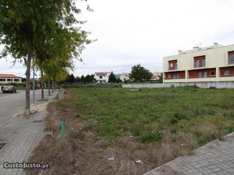 Lote de terreno com 281m2 Portuzelo Meadela