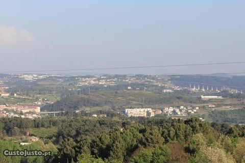 Terreno com vistas à cidade de Vila Real