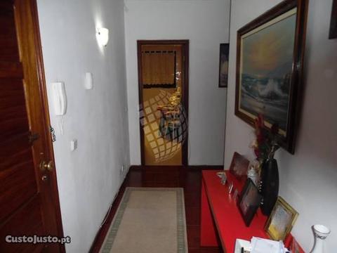 Apartamento T3 - Aceitam-se Propostas