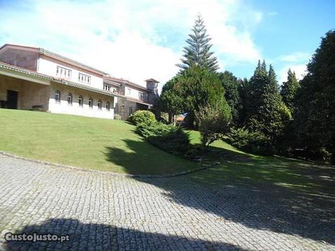 Moradia Isolada - Aceitam-se Propostas