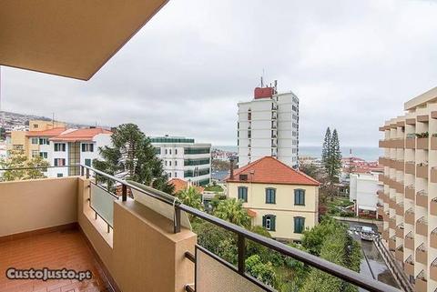 Apartamento T3 Centro de Funchal