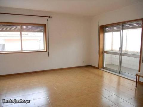 Apartamento em Águas Santas com lugar de garagem!