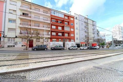 T2 de 80m² - Centro de Almada - Vista Rio