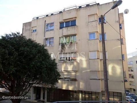 Apartamento T2 - Valverde, Santa Maria Maior