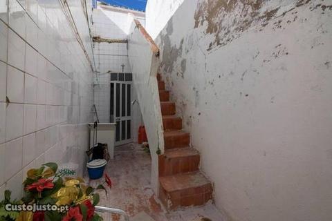 Moradia T5 tradicional no centro de Olhão