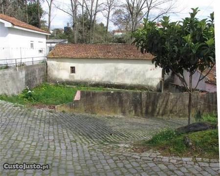 Terreno com casa para recuperar