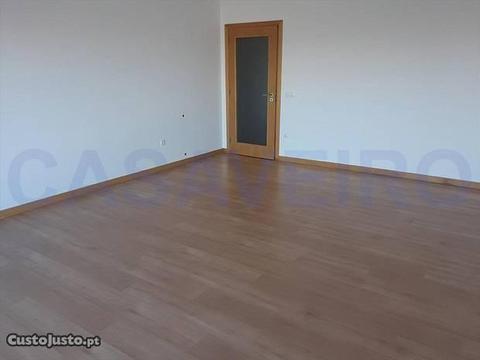 Apartamento t2, com lugar de garagem e a