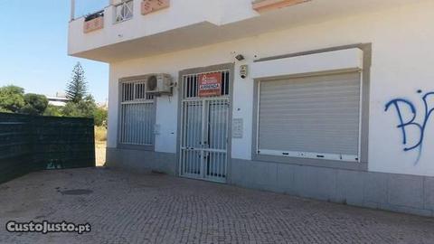Loja bem localizada em São Brás de Alportel