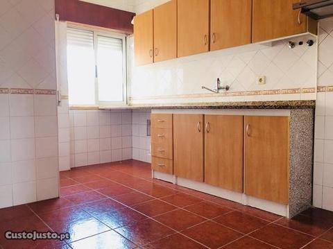 T2 Renovado Bom Retiro / Vila Franca de Xira