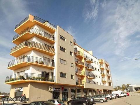 Apartamento T3 junto ao Centro escolar Nelas