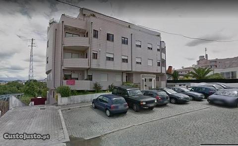 T3 barato com suite, lareira e l.gar. O. do Douro