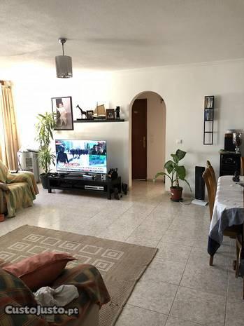 Apartamento T2 remodelado pronto a habitar