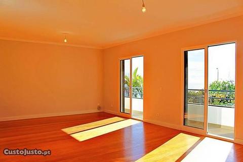 Apartamento T3, Virtudes - Funchal Ref: 7457