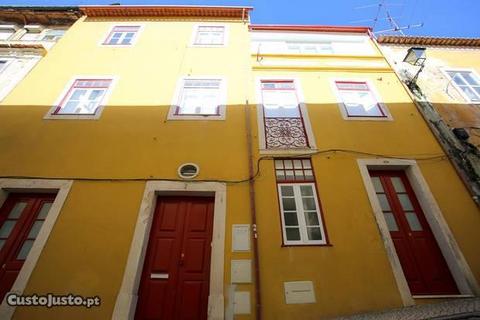 Prédio com 6 estúdios na zona histórica de Coimbra