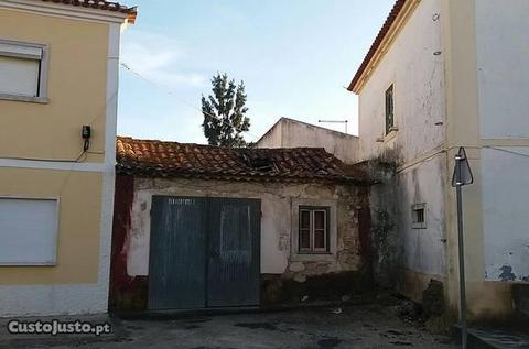 Urban Property in Malaqueijo - Prédio Urbano