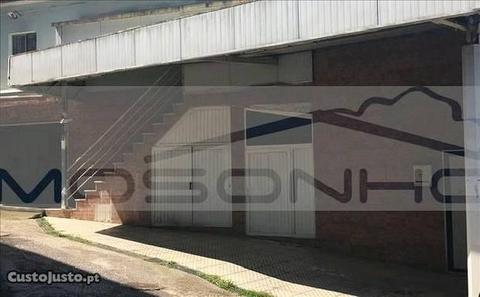 Armazém com 364m2 Freixianda Ourém - SH-8454