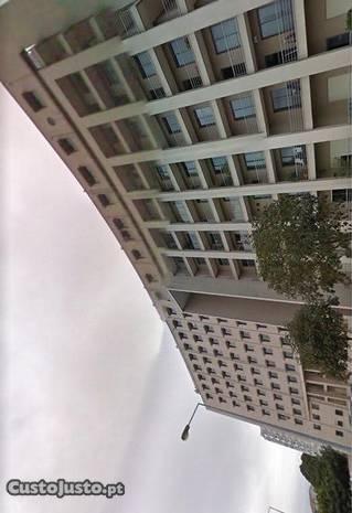 T4 Duplex Novo, Carvalhos, 235m2, varanda, terraço
