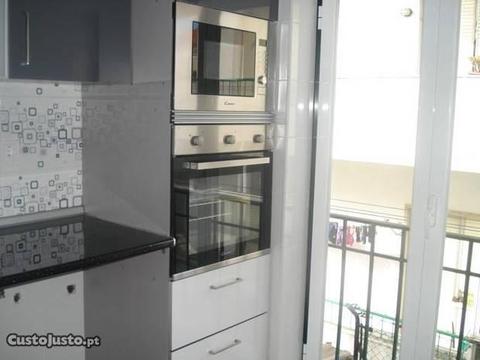 Apartamento T2 totalmente renovado SESIMBRA