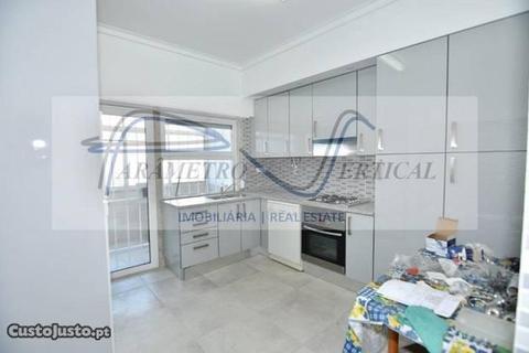 Apartamento T4 Olivais (571)