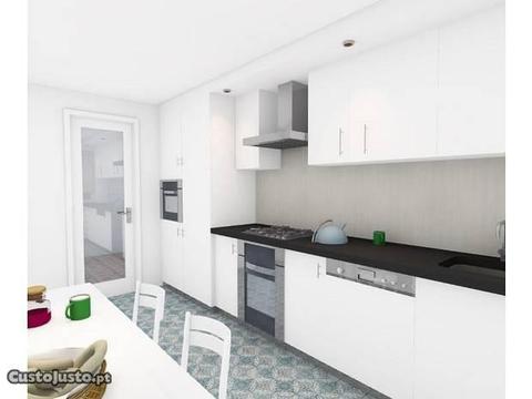 Apartamento T4 Totalmente Remodelado Com 145M2