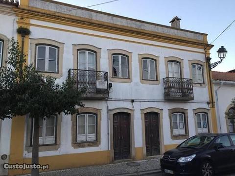 Casa de aldeia - rua José Farinha Relvas, Golegã