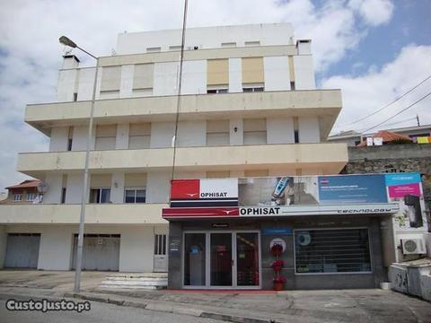 T 3 em Vila-Praia óptima constr a 300 m da praia