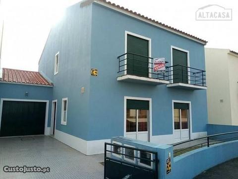 (Ref.1018) Moradia T4 perto da Praia St.ª Barbara