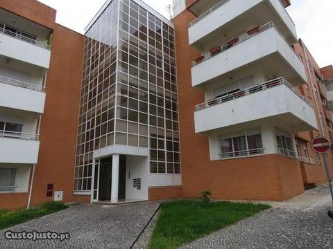 Apartamento T4 na Urbanização Nova Conímbriga I