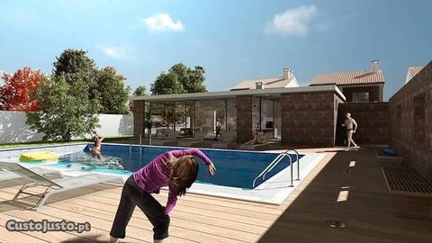 Moradias - Condomínio fechado com piscina