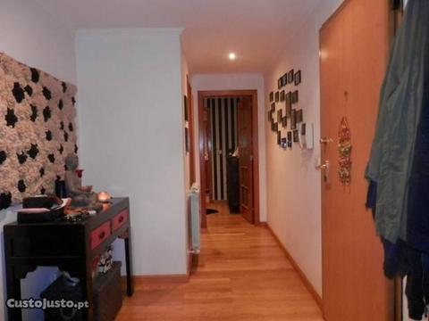 Apartamento T2 Mem Martins (centro) (A2293)