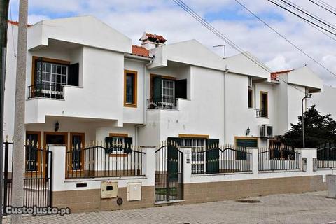 Moradia T4 Geminada - Brejos Azeitão