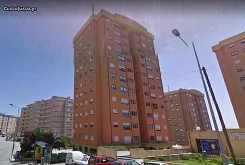 Apartamento T3 com Garagem - Torre Vila D'Este