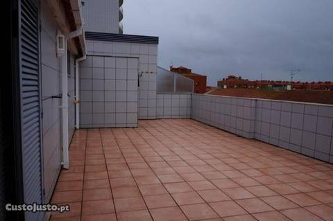 Apartamento T3 Duplex com terraço- PT/Glicínias