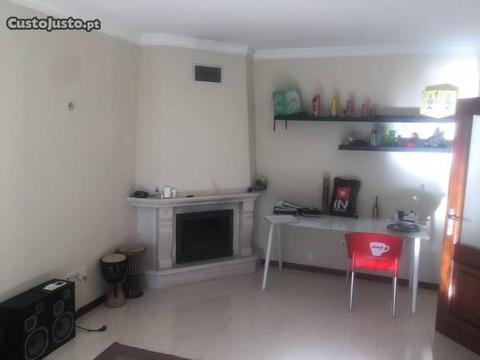 Apartamento T2 em Valbom