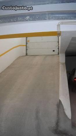 Garagem com 91m2 Rio Maior (su-bpcsm-001332-a)