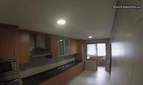 Apartamento T3 -muito central!