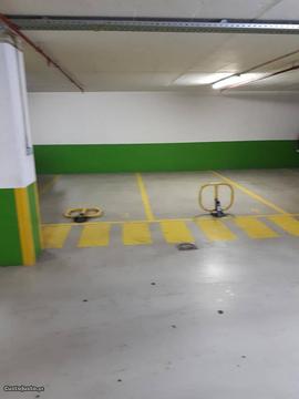 Parqueamento em garagem privada