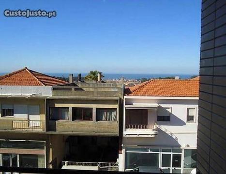 Apartamento T3 em Arcozelo com vista mar
