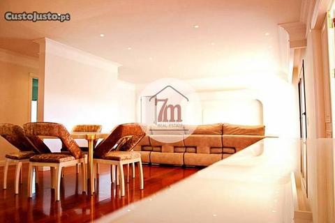 Apartamento T4 - Santa Maria Maior ref: 7132